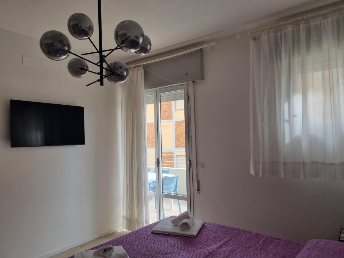 Sea View Apartment With Swimming Pool Lido di Jesolo Exterior photo